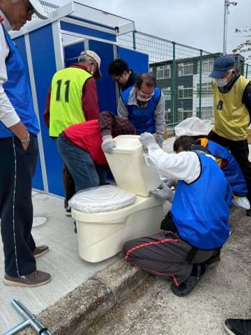 1F553948-DBD1-4284-B369-55A7A48638E5-18